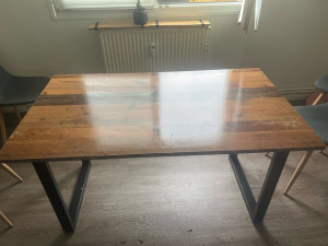 Photo de galerie - Réfection d’une table de salle à manger
