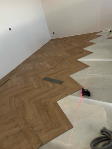 Photo de galerie - Pose de Parquet battons Rompus 107m2