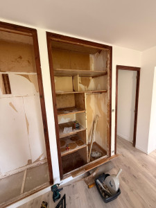 Photo de galerie - Avant Création Penderie et étagère 