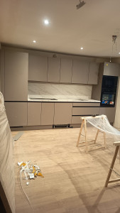 Photo de galerie - Rénovation complète d une cuisine placo plomberie électricité parquet peinture 