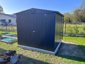 Photo de galerie - Pose d un cabanon 