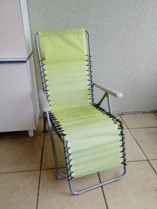 Photo de galerie - Changement de la corde élastique d'un fauteuil relax : il a évité les encombrants... 