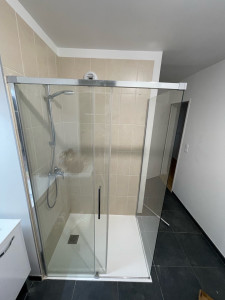 Photo de galerie - Remplacement d’un porte de douche