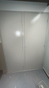 Photo de galerie - Ponçage, peinture 