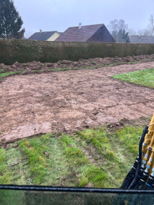 Photo de galerie - Chemin d'accès chantier futur construction 