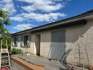 Photo de galerie - Pose d’un store banne 6m avec câblage et mise en service électrique