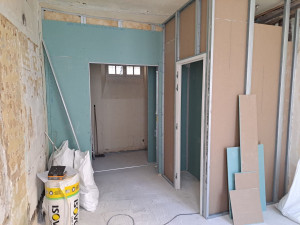 Photo de galerie - Lslation mur intèrieur- Montage plaques de Plâtre