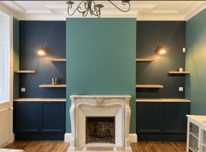 Photo de galerie - Peinture Fond de cheminée création d'étagère