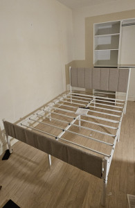 Photo de galerie - Cadre de lit avec sommier à lattes