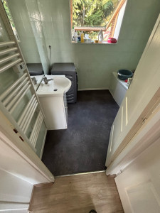 Photo de galerie - APRÈS - Pose linoléum SDB