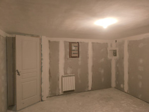 Photo de galerie - Aménagement d'un garage pour création d'une chambre et ratissage plafond platrier 