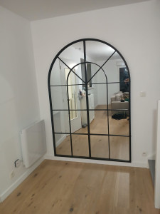 Photo de galerie - Fixation miroir 45kgs.