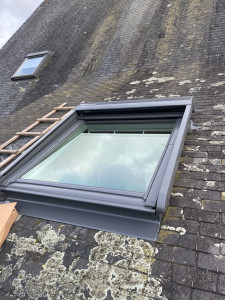 Photo de galerie - Pose de Velux et de store
