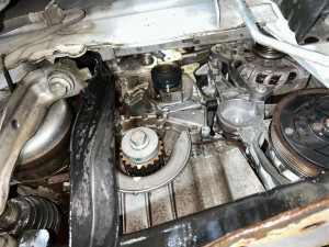 Photo de galerie - Remplacement complet kit courroie accessoire + kit distribution 