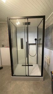 Photo de galerie - Raccordement pose complète de la cabine de douche
