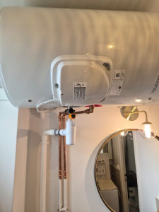 Photo de galerie - Remplacement d’un chauffe eau horizontal + modifications plomberie