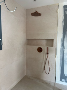 Photo de galerie - Chantier carrelage avec niche 