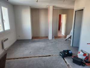 Photo de galerie - Travaux de platrerie pour créer une séparation dans le salon