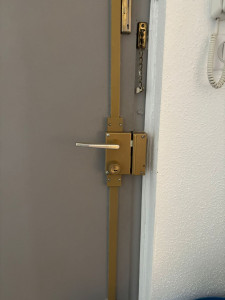Photo de galerie - Changement d une serrure 3 point 