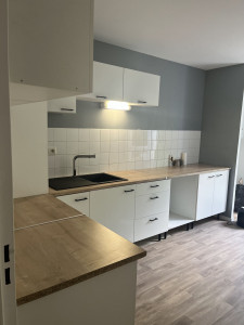 Photo de galerie - Il pose réussi de cuisine