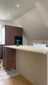 Photo de galerie - Pose cuisine et création pied d’îlot en béton cellulaire 