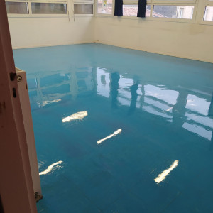 Photo de galerie - Décapage et mise en cire salle de classe bordeaux 