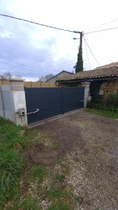 Photo de galerie -  Installation d’un portail en Alu avec 2 moteur 