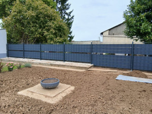 Photo de galerie - Finition d'un occultant polyéthylène gris anthracite