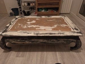 Photo de galerie - Préparation de table ponçage et  rebouchage produit lasure pour le voir suite à voir avec meuble et là également