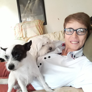 Photo de galerie - Les loulous ont le droit de squatter le canapé