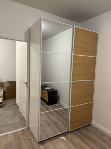 Photo de galerie - Montage de un armoire porte coulissante 