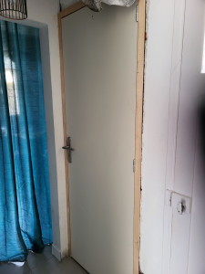 Photo de galerie - Remplacement d'une porte, rénovation. 