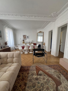 Photo de galerie - Poses moulures appartement entier

