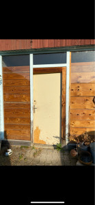 Photo de galerie - Changement d’une porte d’entrée, pose en applique AVANT