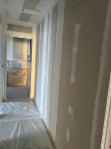 Photo de galerie - Camouflage et préparation pour la mise en peinture au pistolet (maison neuve)