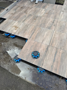 Photo de galerie - Pose parquet dans une entrée 