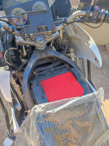 Photo de galerie - Changement de filtre à air moto