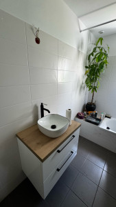 Photo de galerie - Installation d’un meuble vasque 