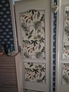 Photo de galerie - Décoration de porte papier peint
