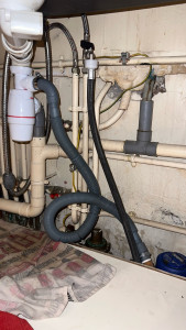 Photo de galerie - Modification évacuation + arrivée d’eau pour lave-vaisselle. (APRÈS )