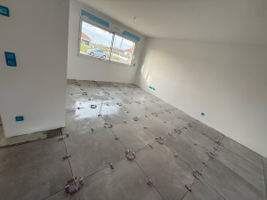 Photo de galerie - Bonjour, Je suis artisan polyvalent, spécialisé dans les travaux de carrelage, et pose de parquet. J’interviens pour tous types de chantiers : rénovation ou neuf, sols et murs, intérieurs ou extérieurs.