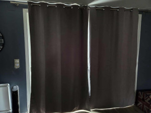 Photo de galerie - Reprise hauteur de rideaux (ourlets) 