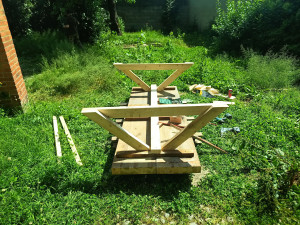 Photo de galerie - Réalisation d'une table de jardin, 
Touche personnelle.... 
