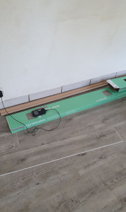 Photo de galerie - Pose de revêtement sol bachata 
en cours sur la photo 
finition plinthes grise pvc avajeo