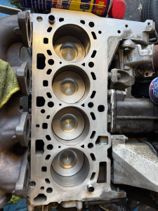 Photo de galerie - Réparation moteur BMW N47 après casse de la chaîne de distribution 