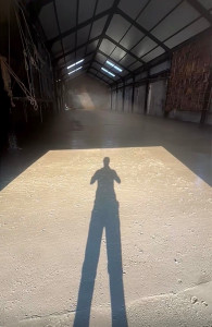Photo de galerie - Préparation décaissement de l’ancien enrobé + évacuations, préparation du sol ( pente + fondations + treillis ) puis ensuite coulage d’une superficie de 600m2 