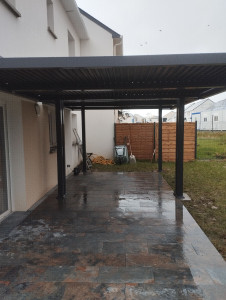 Photo de galerie - Pose pergola et carrelage extérieur 