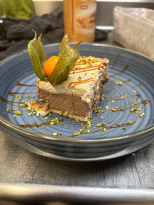 Photo de galerie - Entremet chocolat caramel 