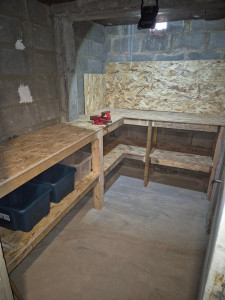 Photo de galerie - Rangement d'une cave fait sur mesure 