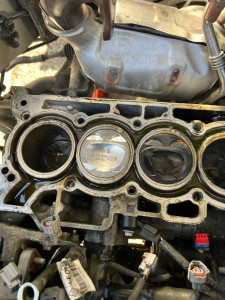 Photo de galerie - Changement de piston moteur 1.2 tce 